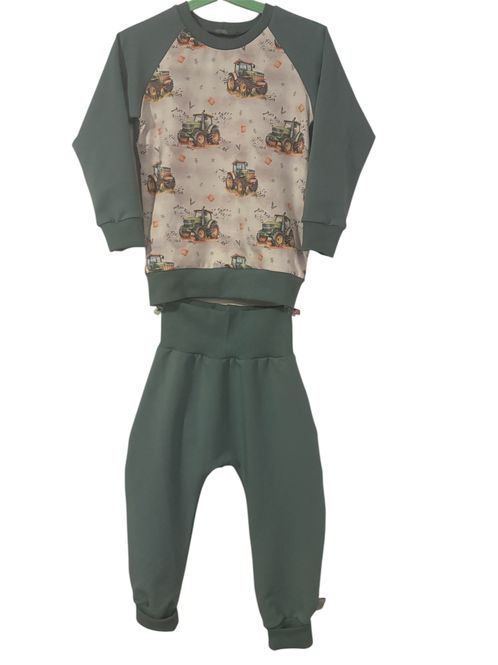 Hovedbilde Celebrians Design Sett str 104 cm GENSER + BUKSE