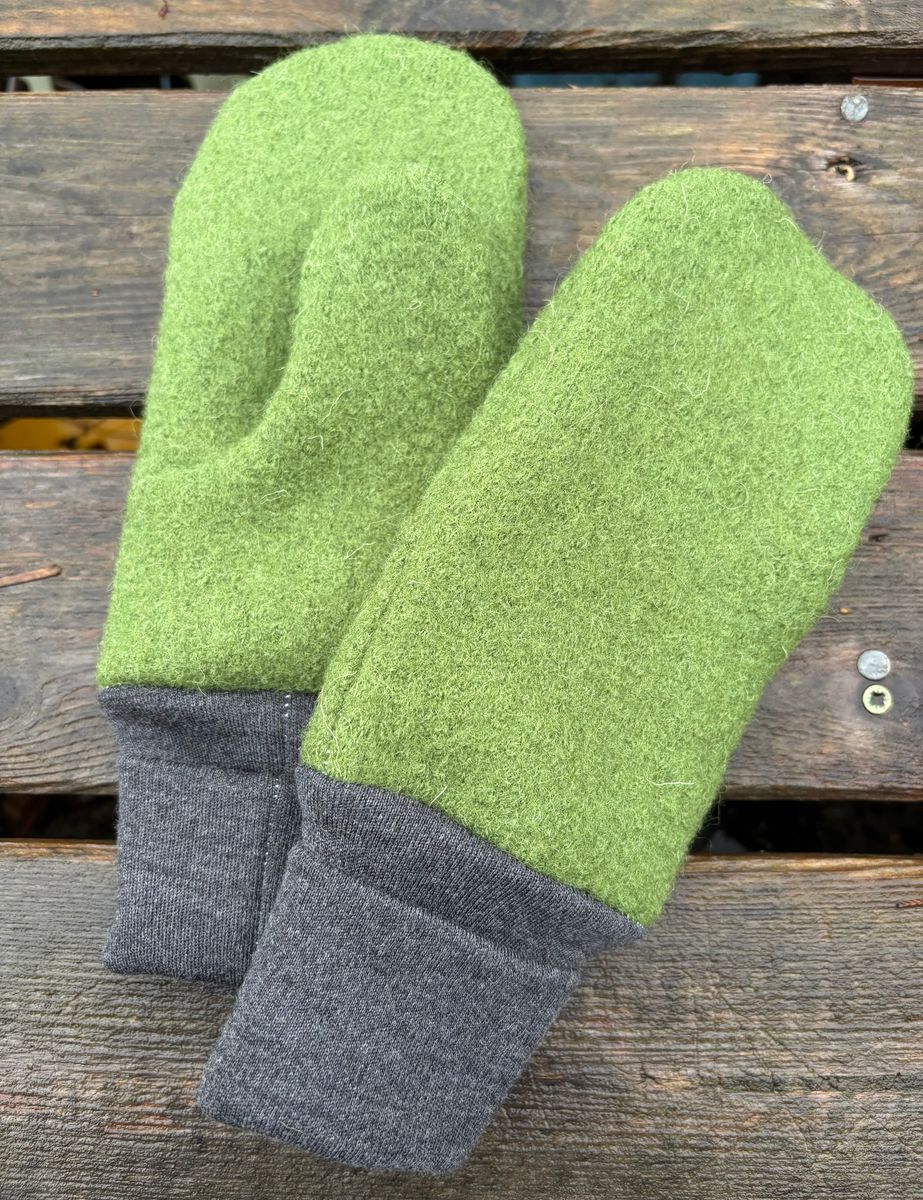 Votter 100% ull str 1-3 &aring;r Farge Gr&oslash;nn